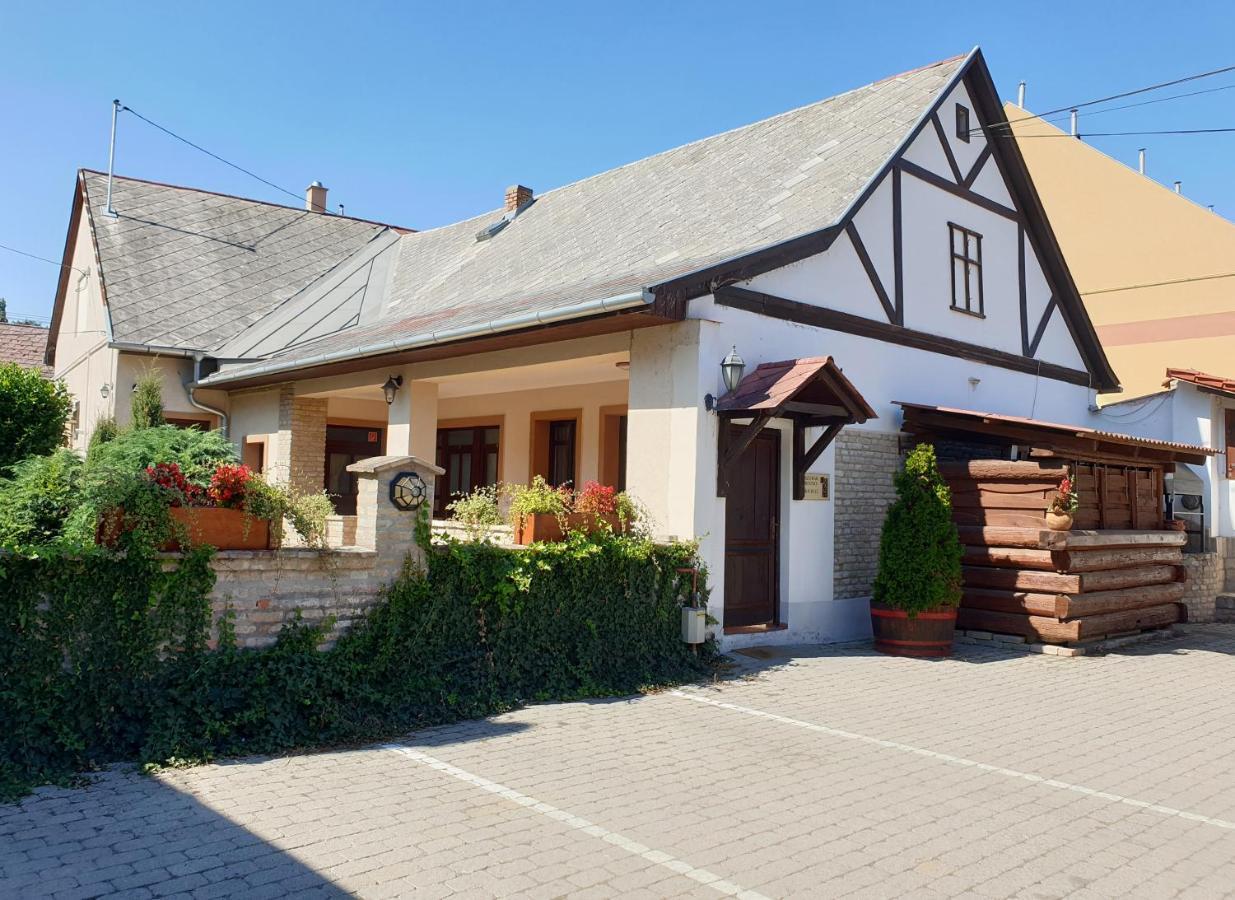 Nadasdi Haz Szekszard Exterior photo