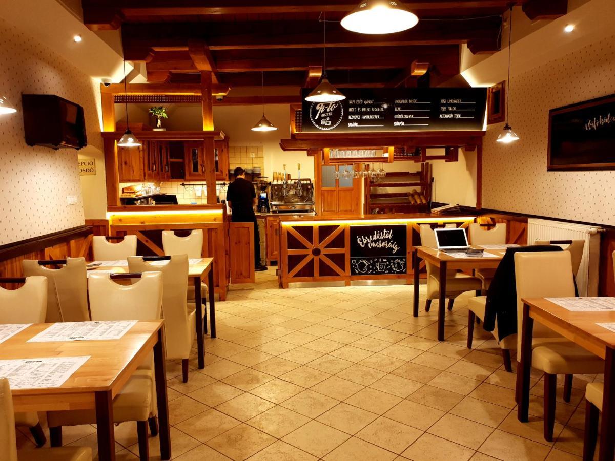 Nadasdi Haz Szekszard Exterior photo